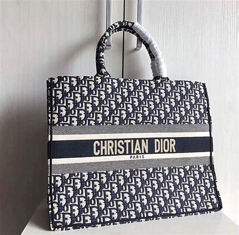 dior bag strand